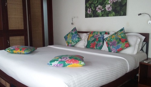 1 Bedroom Houseboat CH