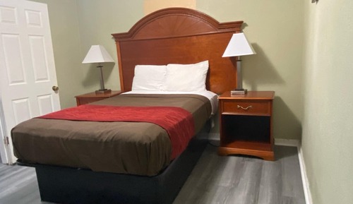 Basic Single Room, 1 Queen Bed, Ground Floor