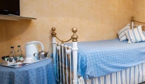 Single Room, Ensuite (Shower - Room 7)