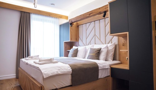 Deluxe Apartment, 1 Queen Bed, Balcony