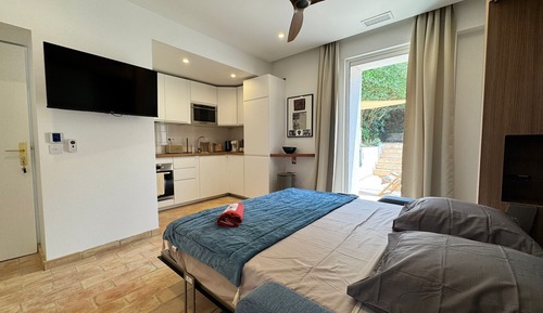 Suite, Accessible, Ensuite (Back)