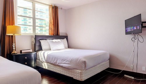 Classic Apartment, 1 Bedroom, Balcony, Canal View