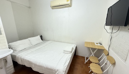 Standard Room, No Windows