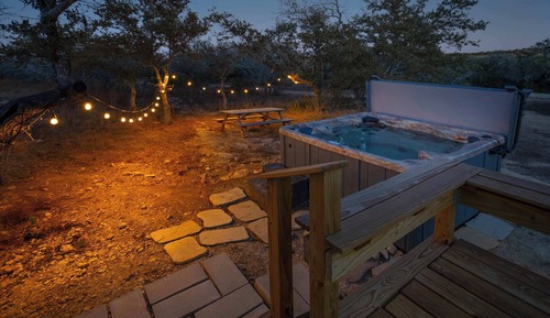 House, Multiple Beds, Hot Tub, Garden View (Bison View)