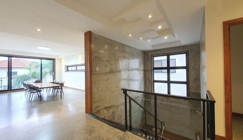 Standard Villa, Balcony