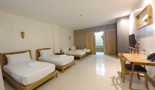 Deluxe Quadruple Room