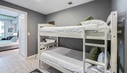 Deluxe Condo, Sea View