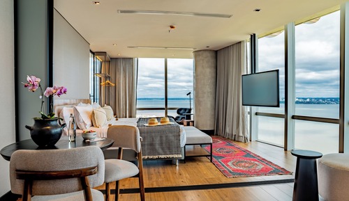 Panoramic Suite, River View
