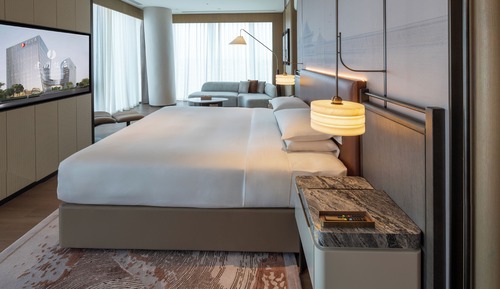 Business Deluxe Queen Size Bed Non-Smoking Room