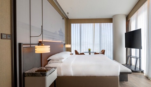 Deluxe Suite Queen Size Bed Non-Smoking Room