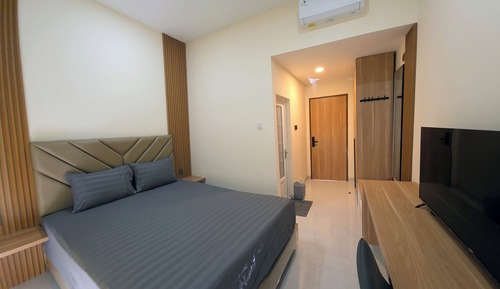 Deluxe Room, 1 Queen Bed, Balcony, City View