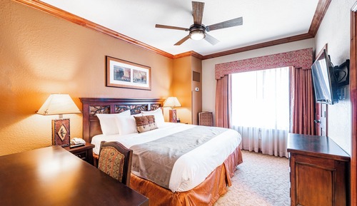 Condo, 4 Bedrooms, Balcony