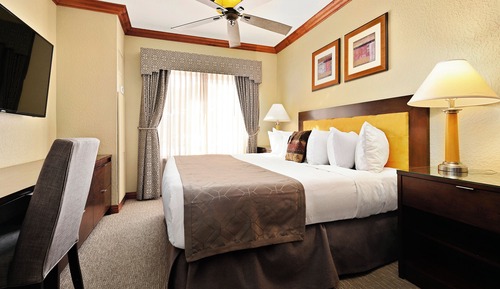 Condo, 2 Bedrooms, Balcony