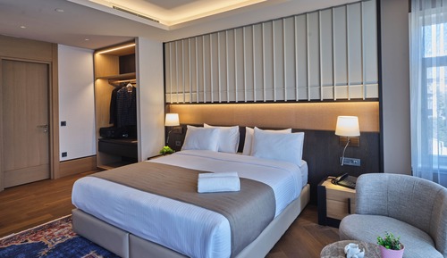 Superior Double Room, City View