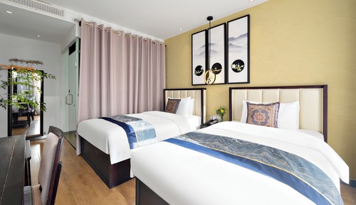 Panoramic Room