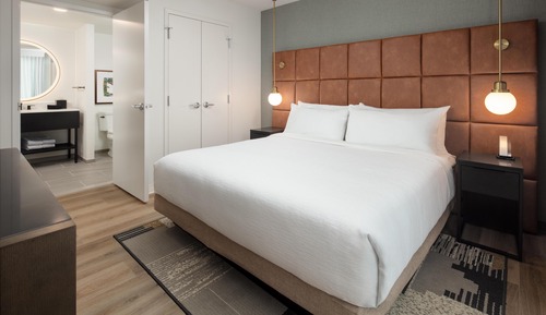 Suite, 1 King Bed, Accessible, Bathtub (Mobility & Hearing, 2 Rooms)