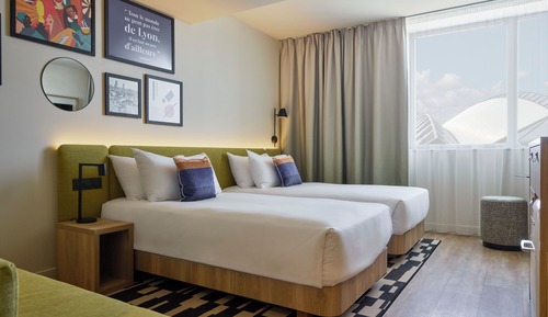 Room, Multiple Beds