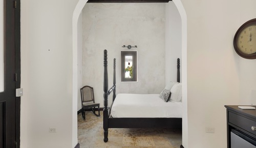 QUIET SUITE