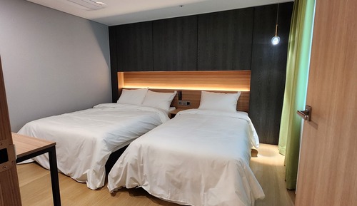 Luxury Suite, City View
