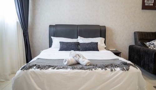 Superior Studio, 1 Queen Bed, Kitchen, City View