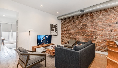 House (2 Bedrooms)