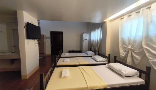 Family Room, Multiple Beds