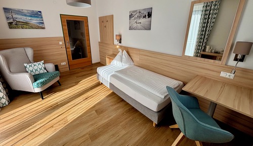 Comfort Single Room, Balcony, Mountain View