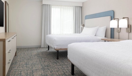 Studio, 2 Queen Beds, Accessible (Mobility & Hearing, Roll-in Shower)