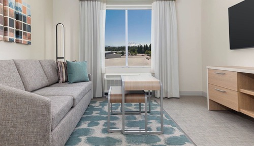 Suite, 1 King Bed, Accessible, Mountain View (Hearing)