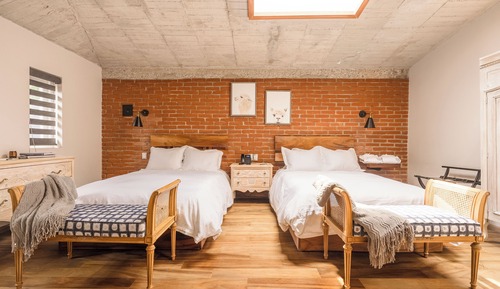 Skylight Double Suite