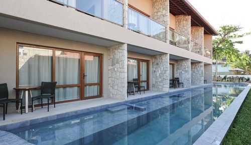 Standard Suite, Pool View