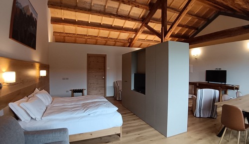 Suite, Mountain View