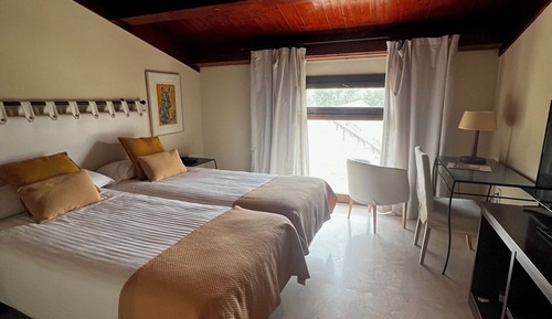 Economy Room