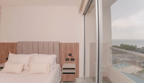 Studio Suite (710E)