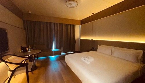 Deluxe Suite, Balcony, Partial Sea View