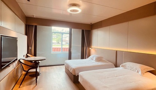 Business Twin Room, Balcony, Hill View