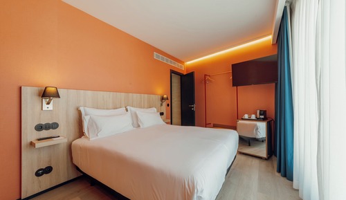 Standard Double Room, City View