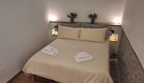 Deluxe Apartment, Microwave, Courtyard View