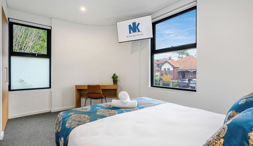 Comfort Room, 1 Queen Bed