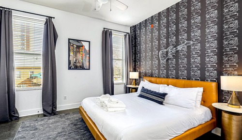 Condo, 2 Bedrooms