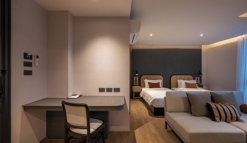 Signature Twin Room, Balcony, Courtyard View