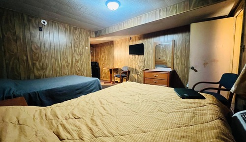 2 Queen Beds with Kitchenette Non-Smoking