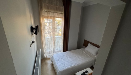 Basic Single Room, Balcony