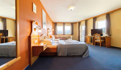 Panoramic Suite, River View