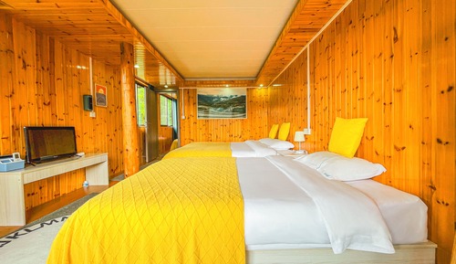 Family Suite, Balcony, Mountain View