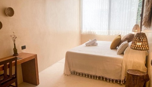 Deluxe Double Room, 1 King Bed, Pool View