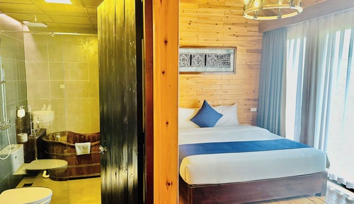 Bungalow Triple Room, Balcony, Mountain View