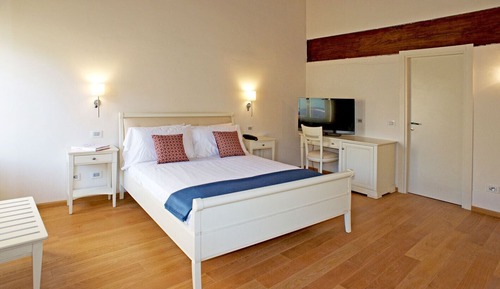 Classic Double Room, Garden View