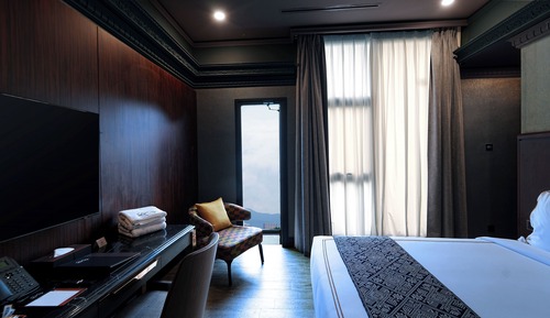 Studio Suite with Living & Balcony