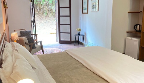 Comfort Suite, Jetted Tub, Garden View